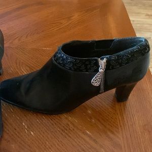 Brighton Reel Booties Sz 8M